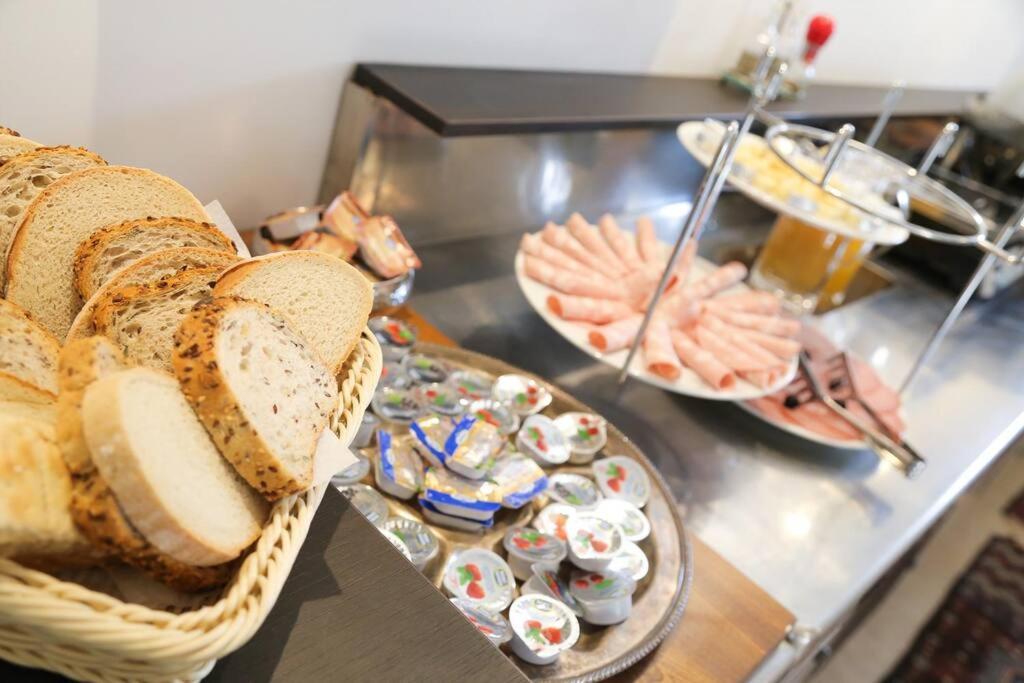 Budget Dbl Studio Free Breakfast Ljubljana Eksteriør billede